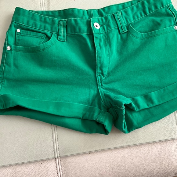 Armani Exchmge   ( AX) spring green cuff short shorts ♥️♥️ - Picture 7 of 12